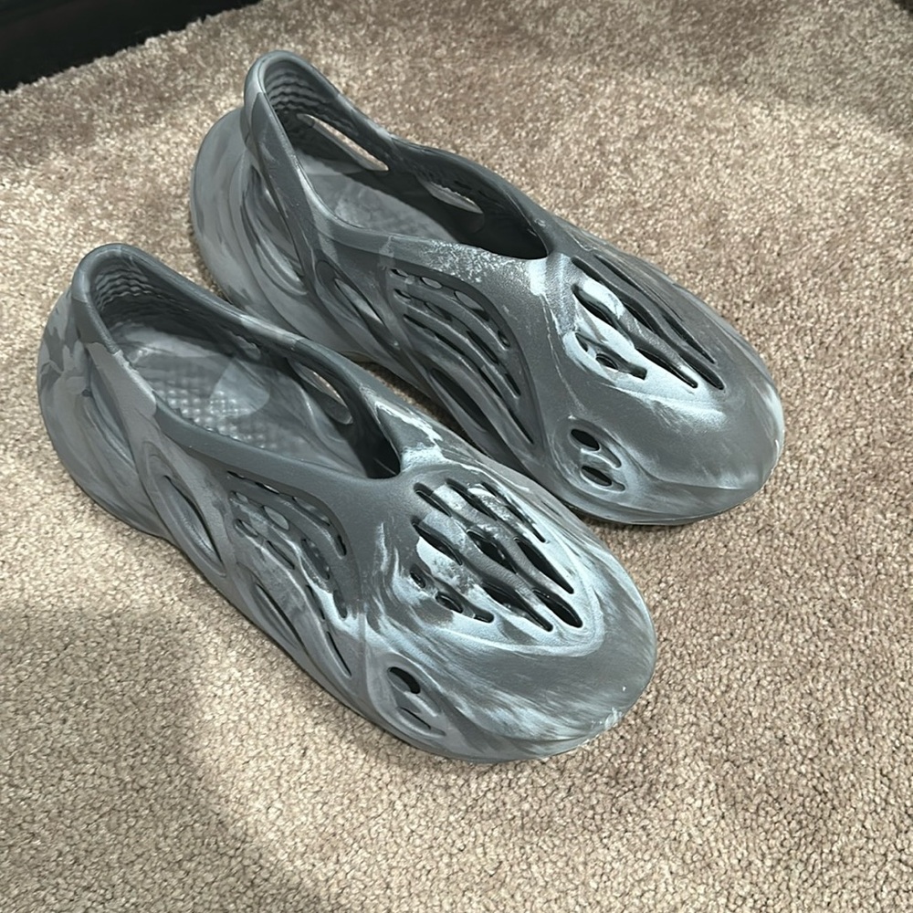 Yeezy foam runner
